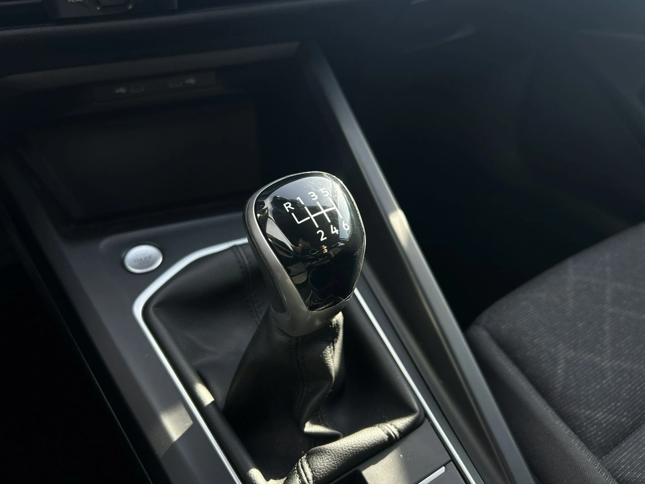 Volkswagen Golf - Zdjęcie 14