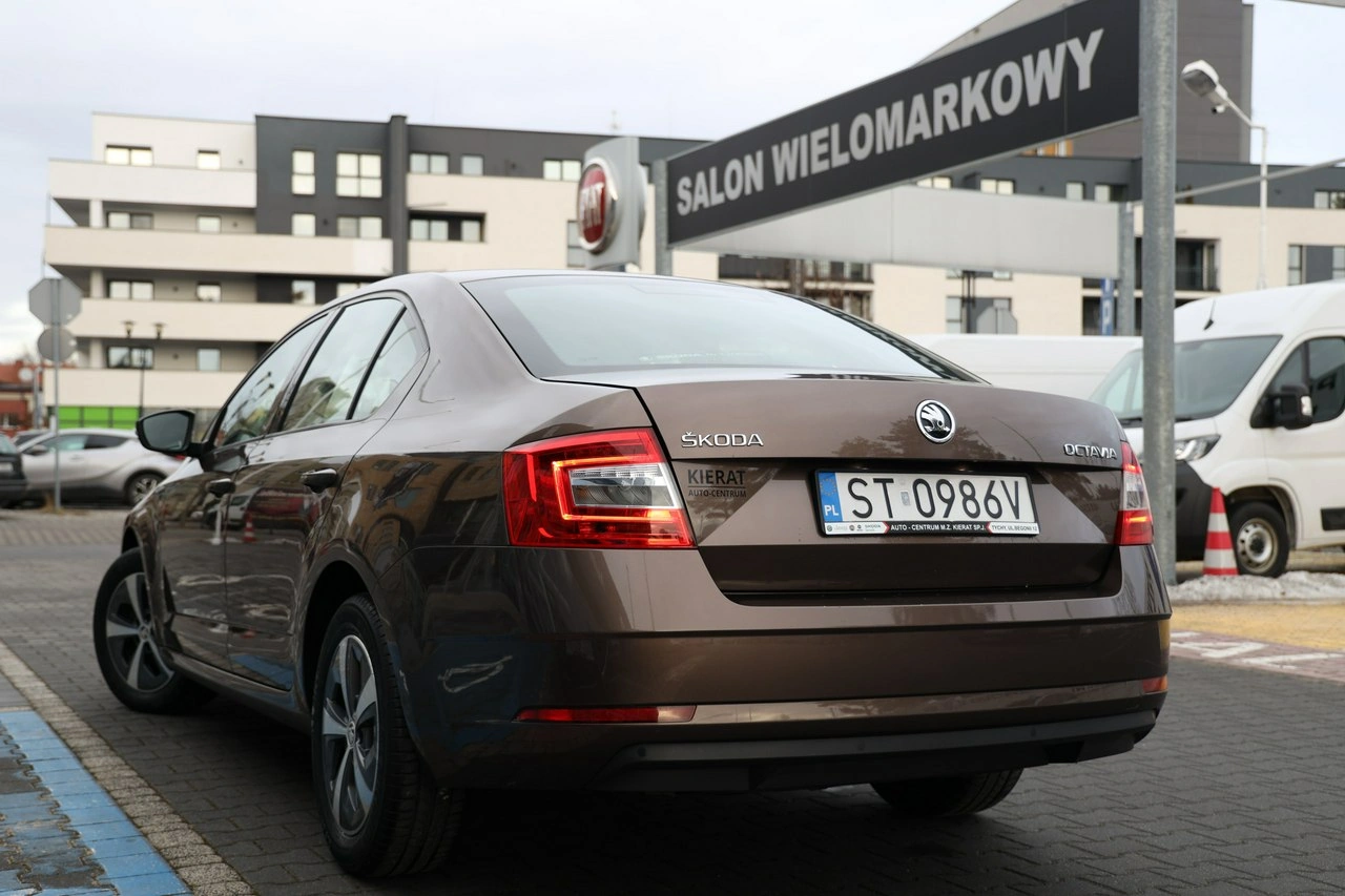 Skoda Octavia - Zdjęcie 9