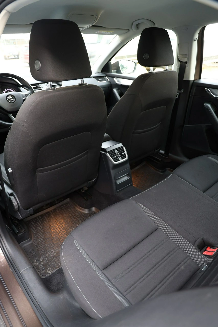 Skoda Octavia - Zdjęcie 25