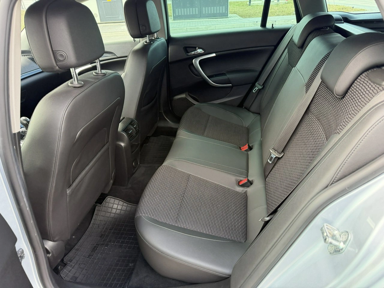 Opel Insignia - Zdjęcie 25