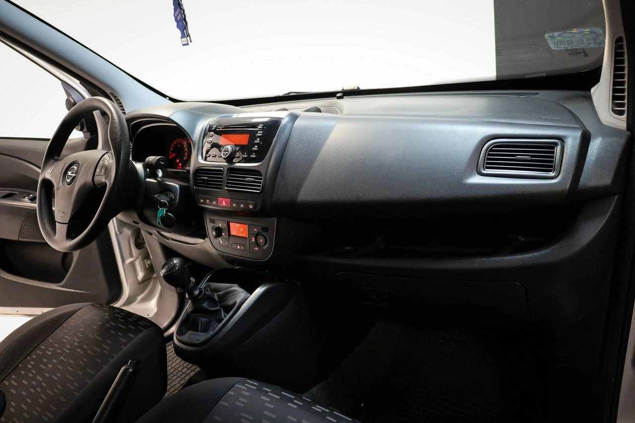 Opel Combo - Zdjęcie 19