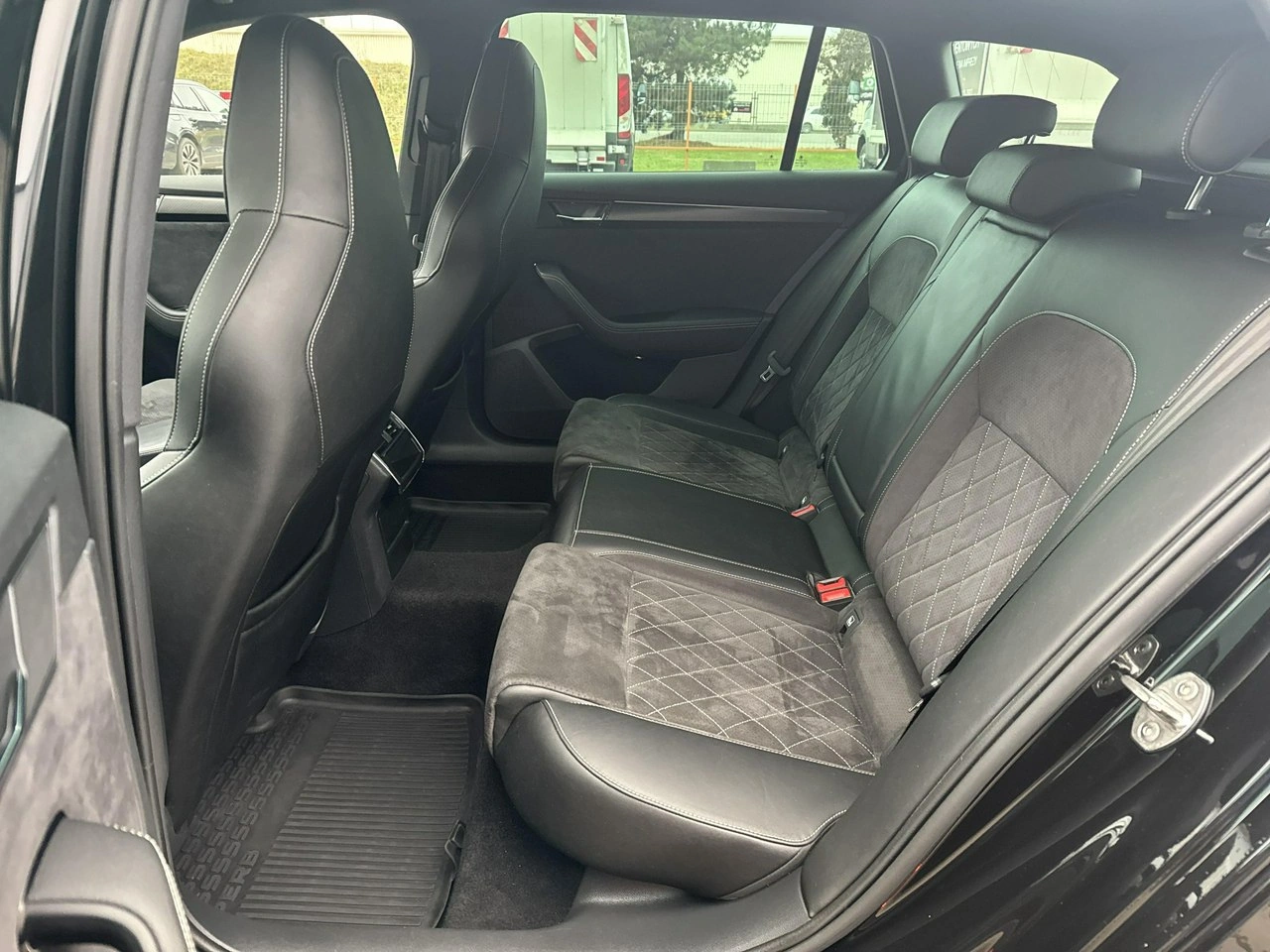 Skoda Superb - Zdjęcie 14