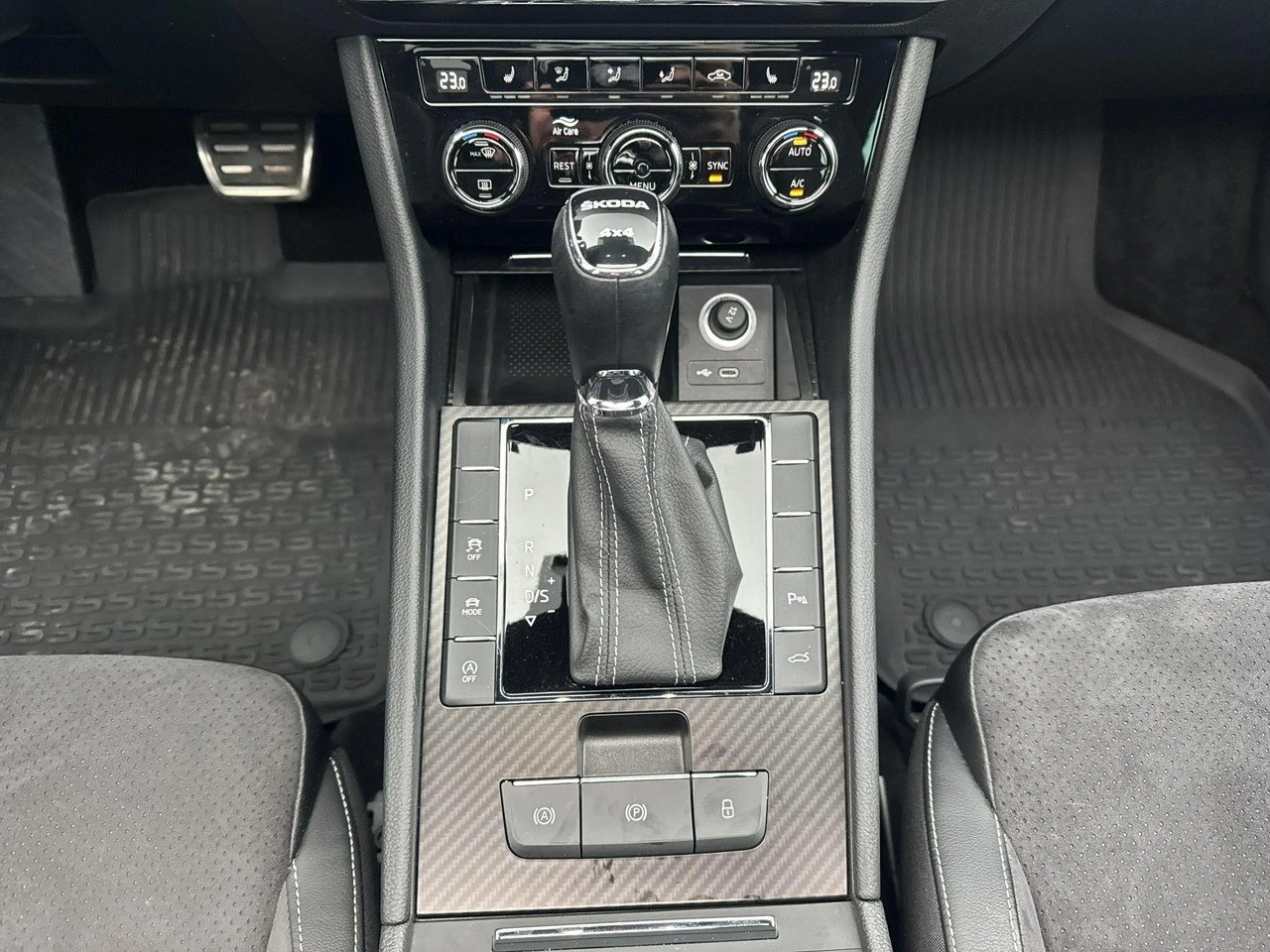 Skoda Superb - Zdjęcie 24