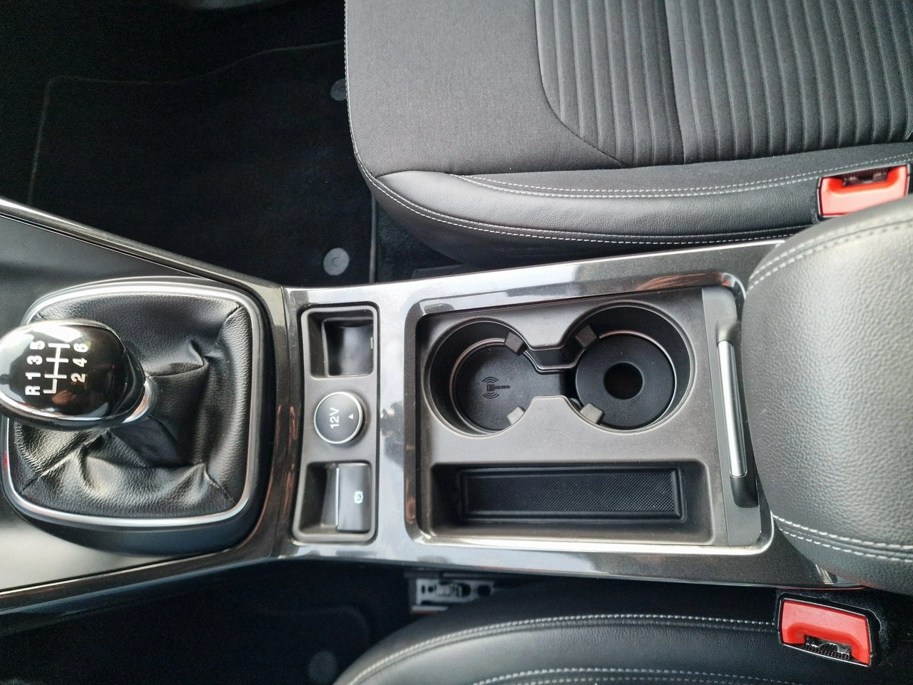 Ford Kuga - Zdjęcie 29