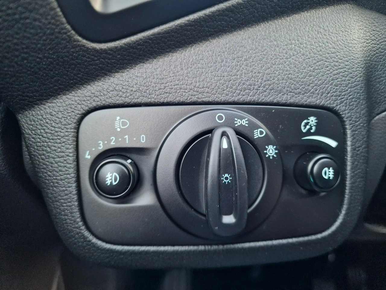 Ford Kuga - Zdjęcie 32