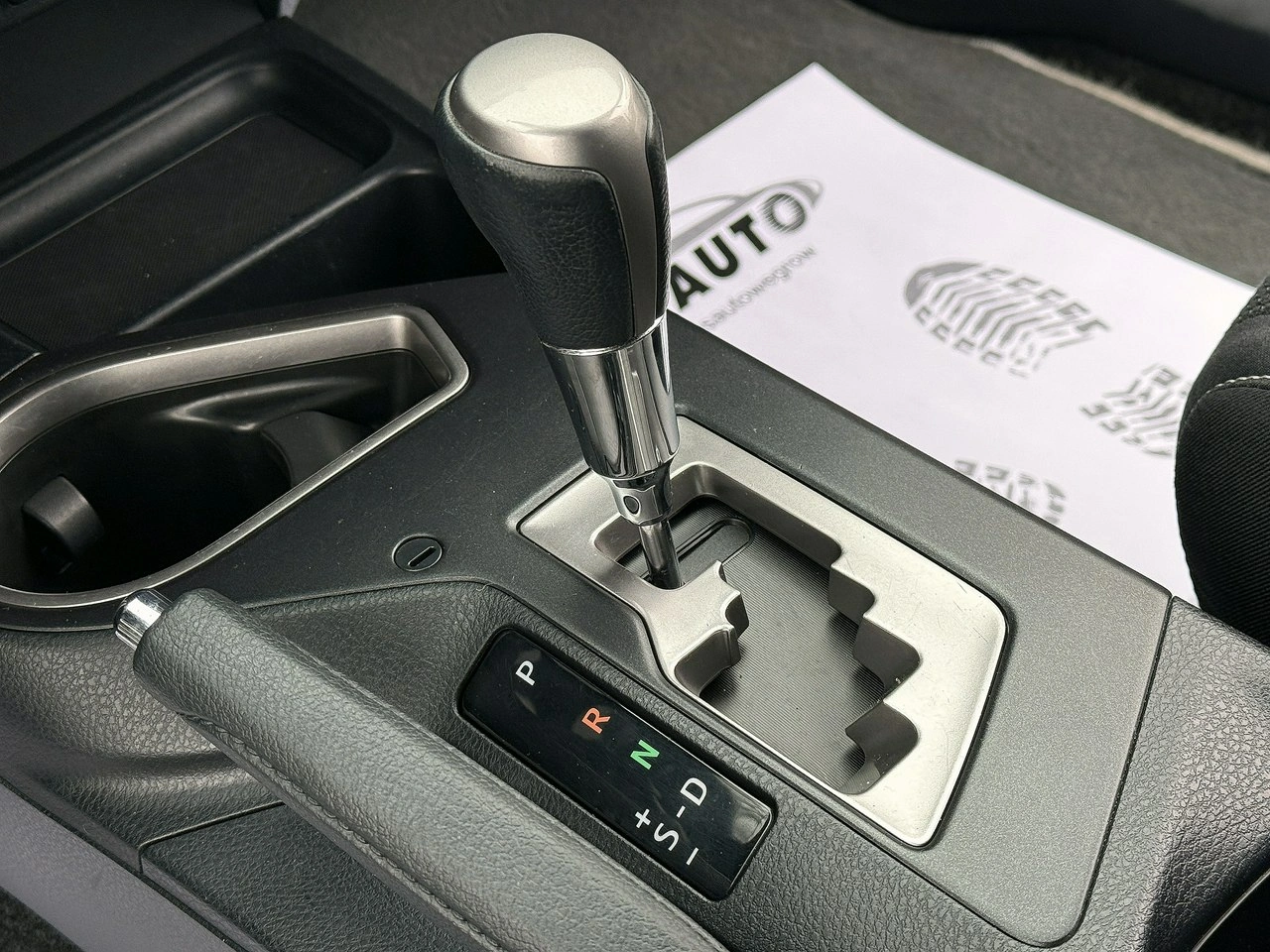 Toyota RAV-4 - Zdjęcie 9