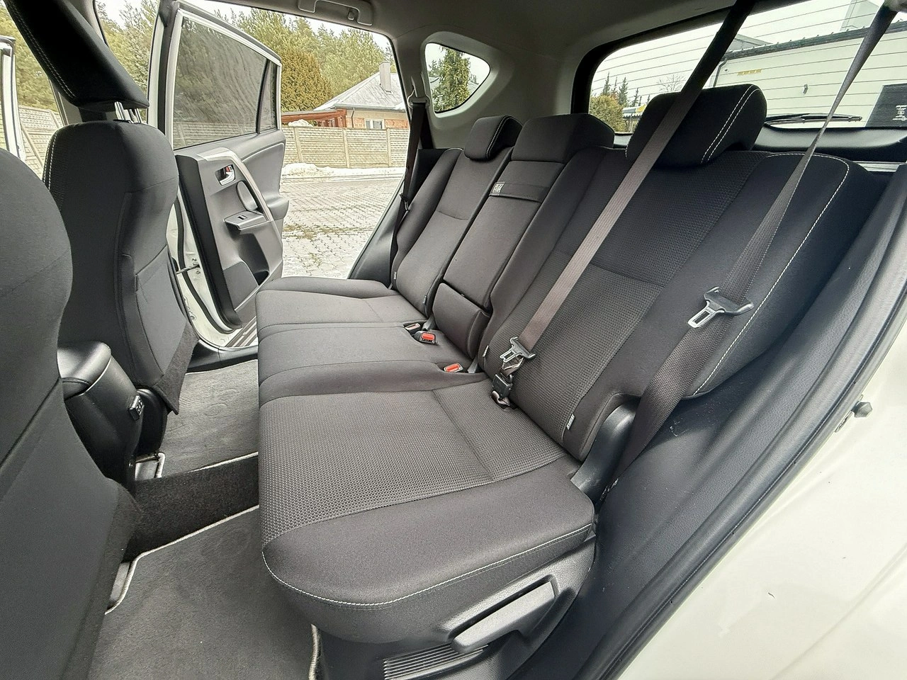 Toyota RAV-4 - Zdjęcie 12