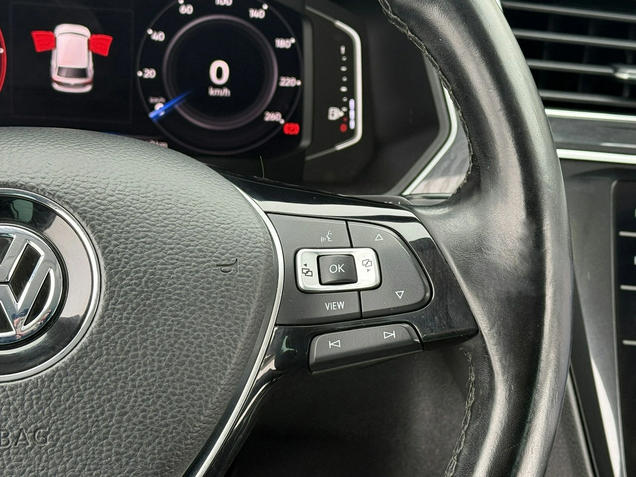 Volkswagen Tiguan - Zdjęcie 14