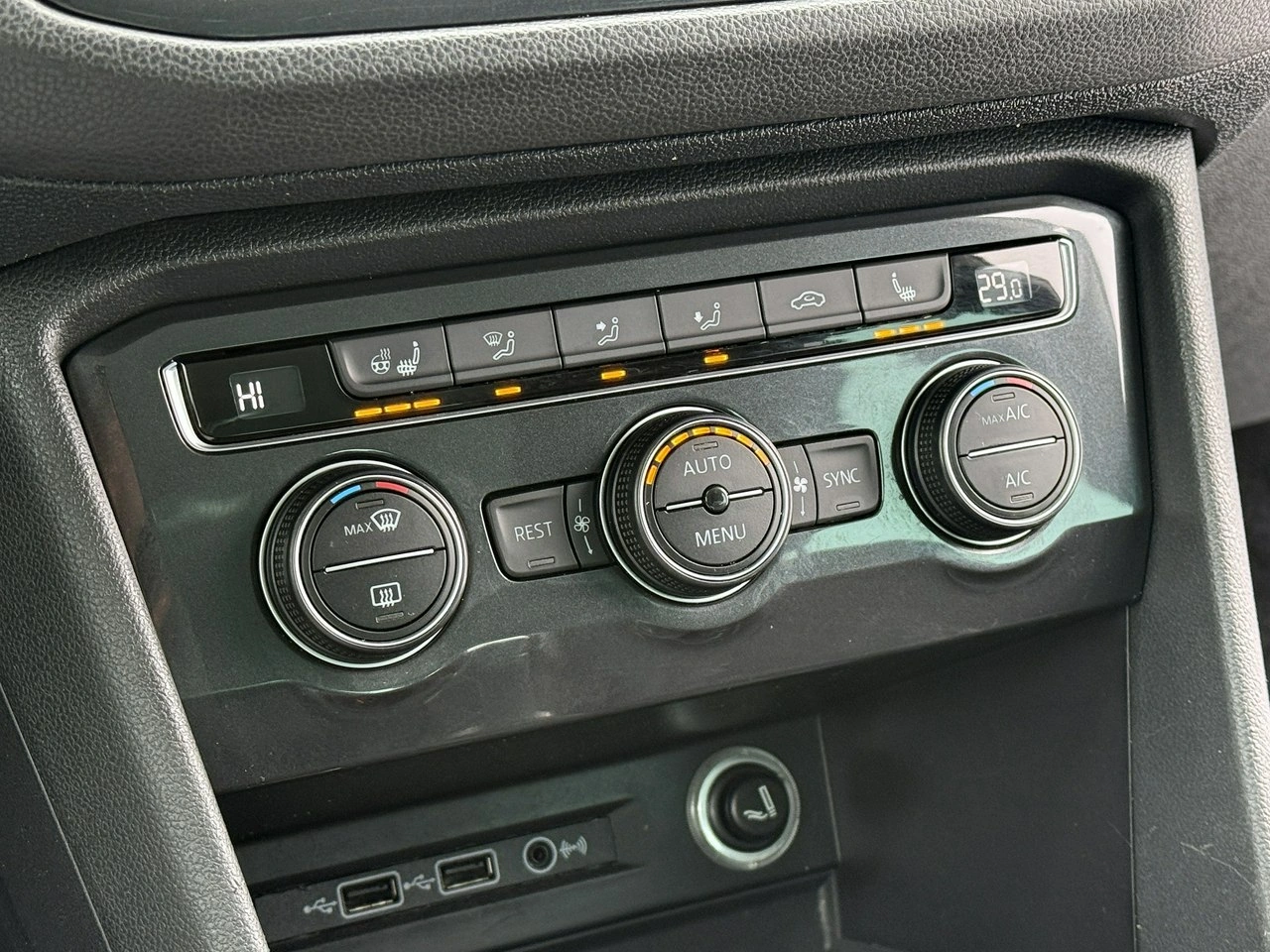 Volkswagen Tiguan - Zdjęcie 9