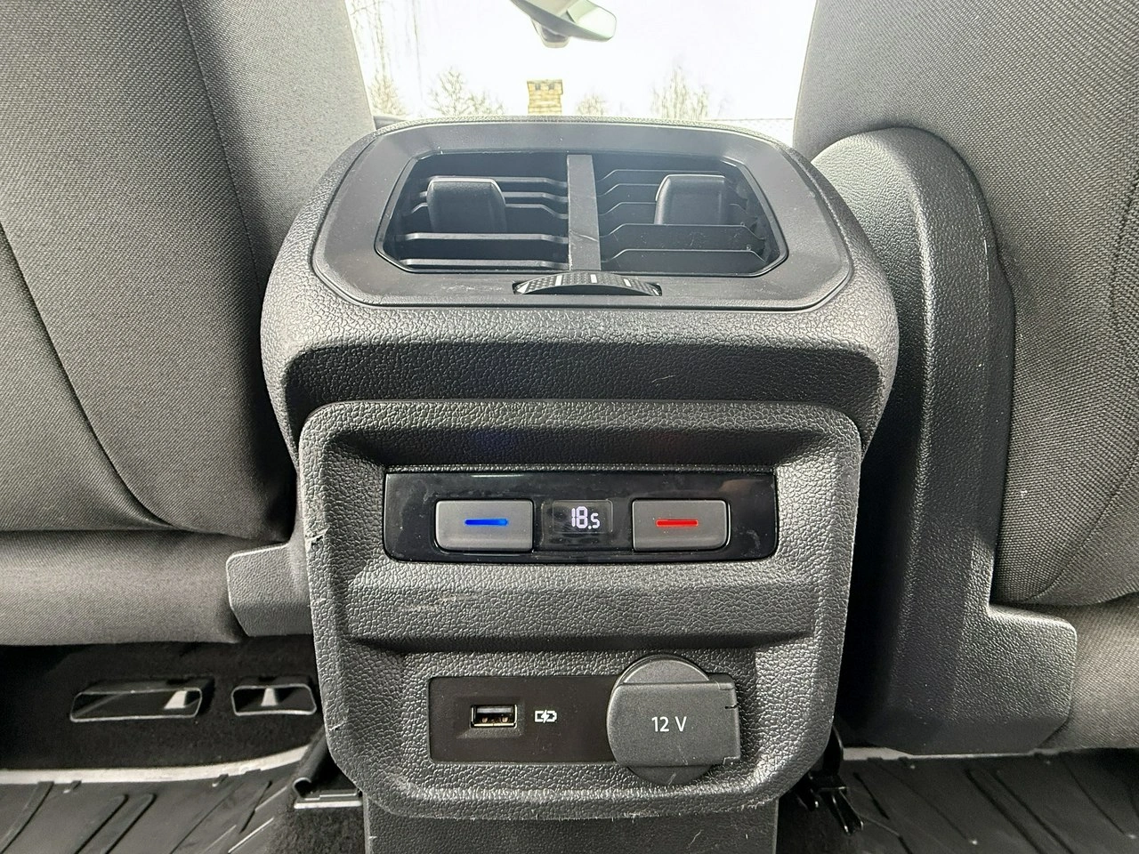 Volkswagen Tiguan - Zdjęcie 22