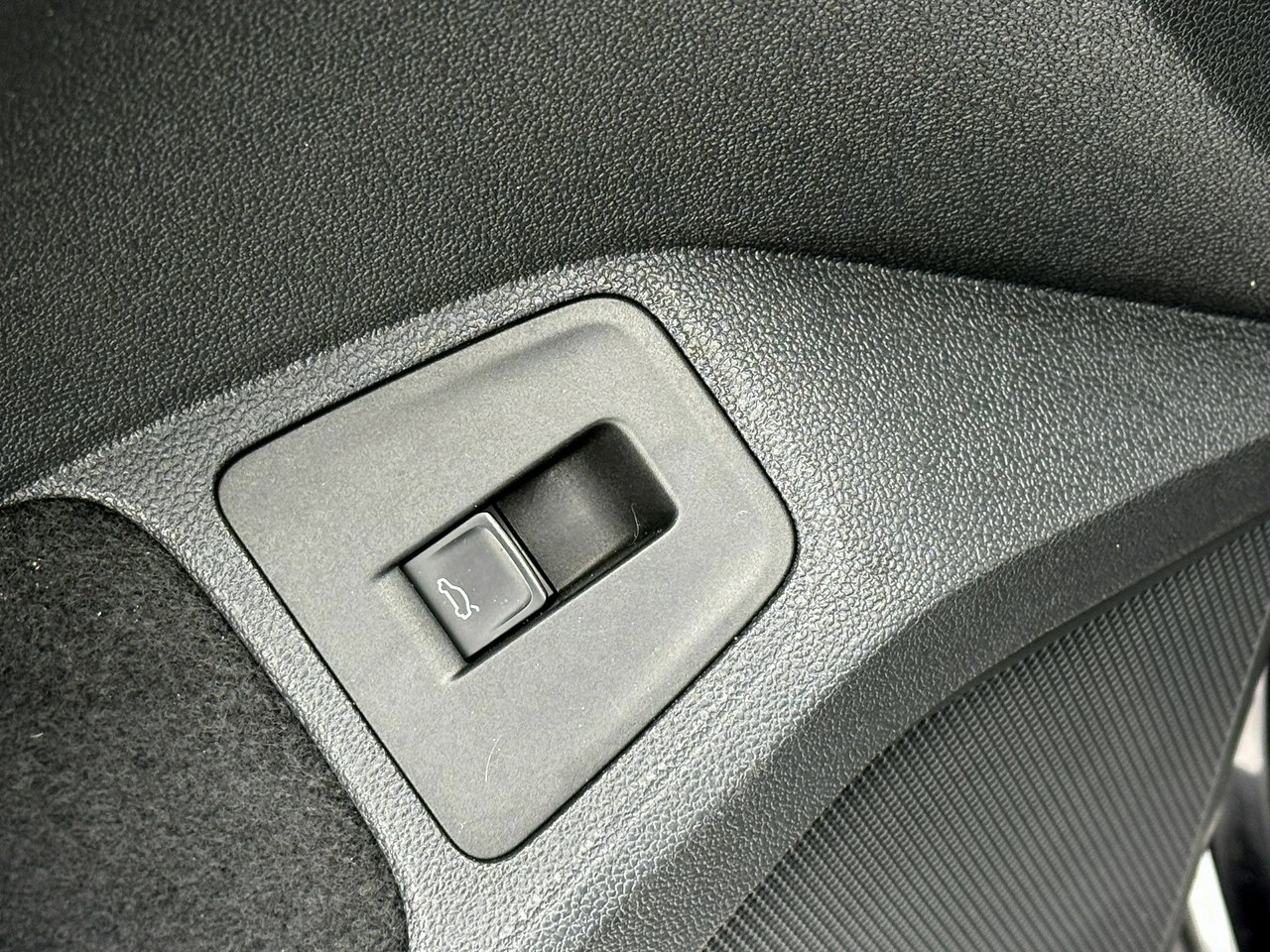 Volkswagen Tiguan - Zdjęcie 25