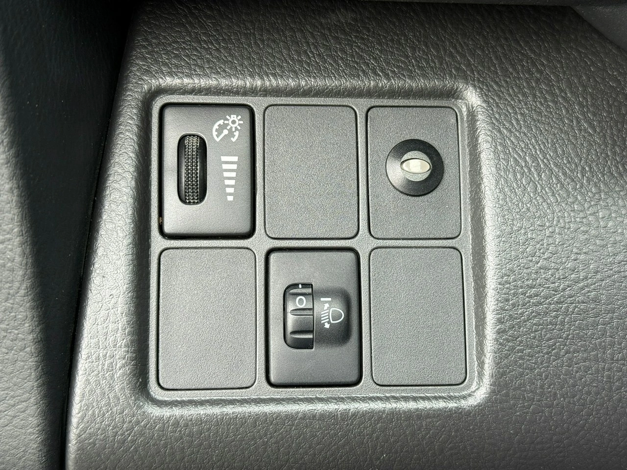 Toyota RAV-4 - Zdjęcie 9