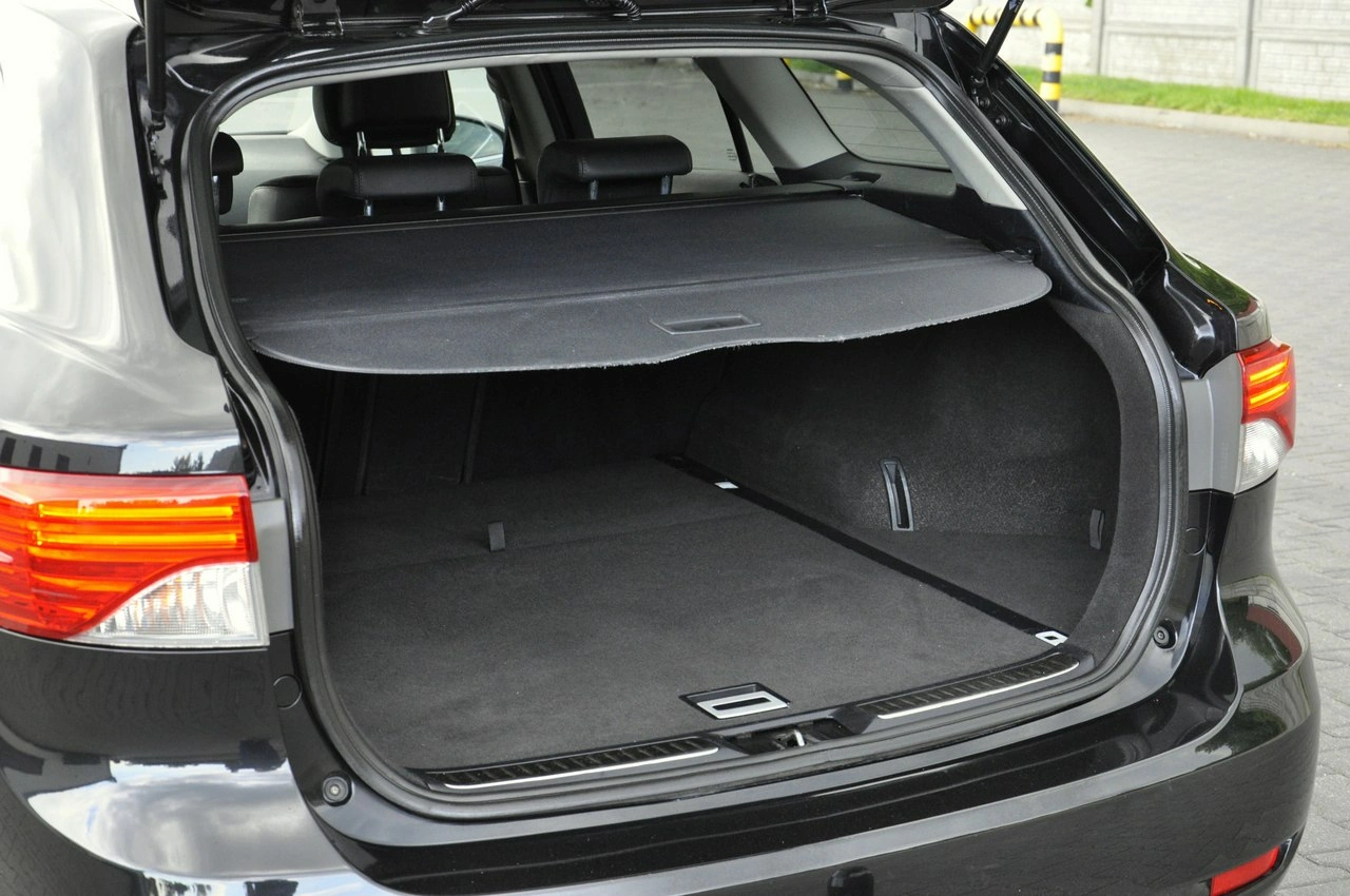 Toyota Avensis - Zdjęcie 10