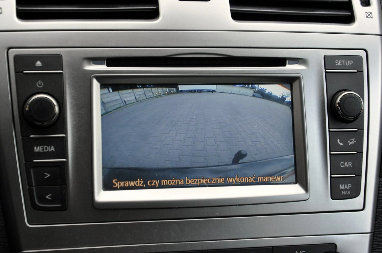 Toyota Avensis - Zdjęcie 17