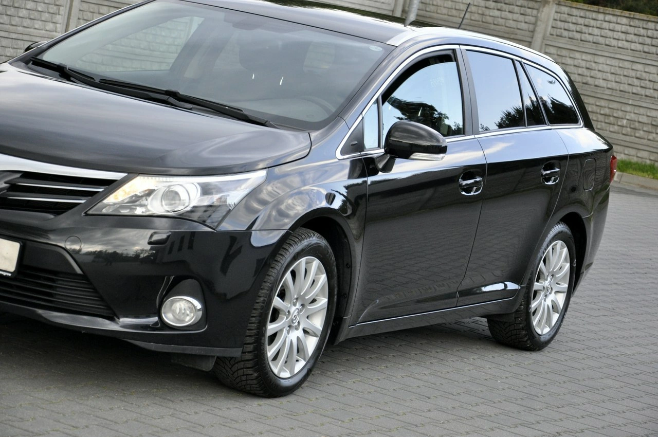 Toyota Avensis - Zdjęcie 22