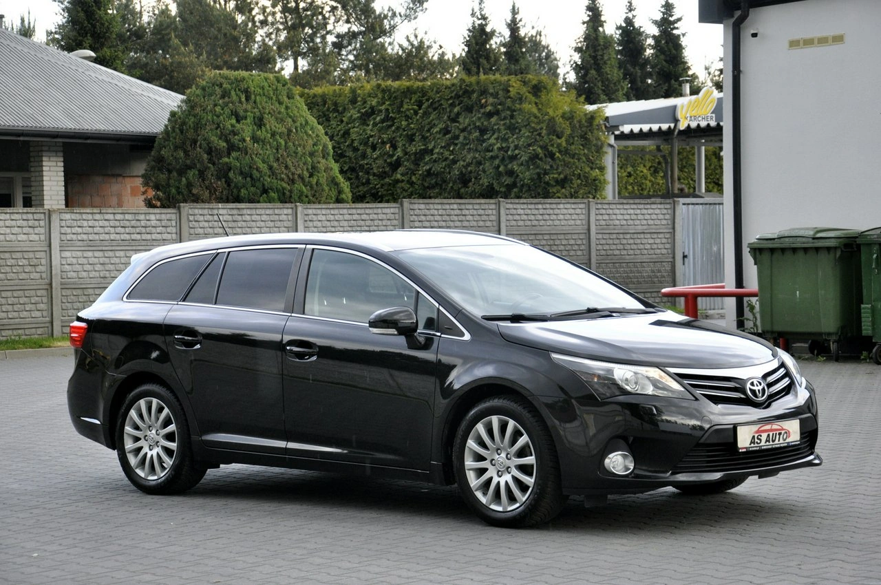 Toyota Avensis - Zdjęcie 25