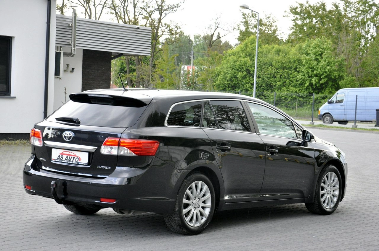 Toyota Avensis - Zdjęcie 27