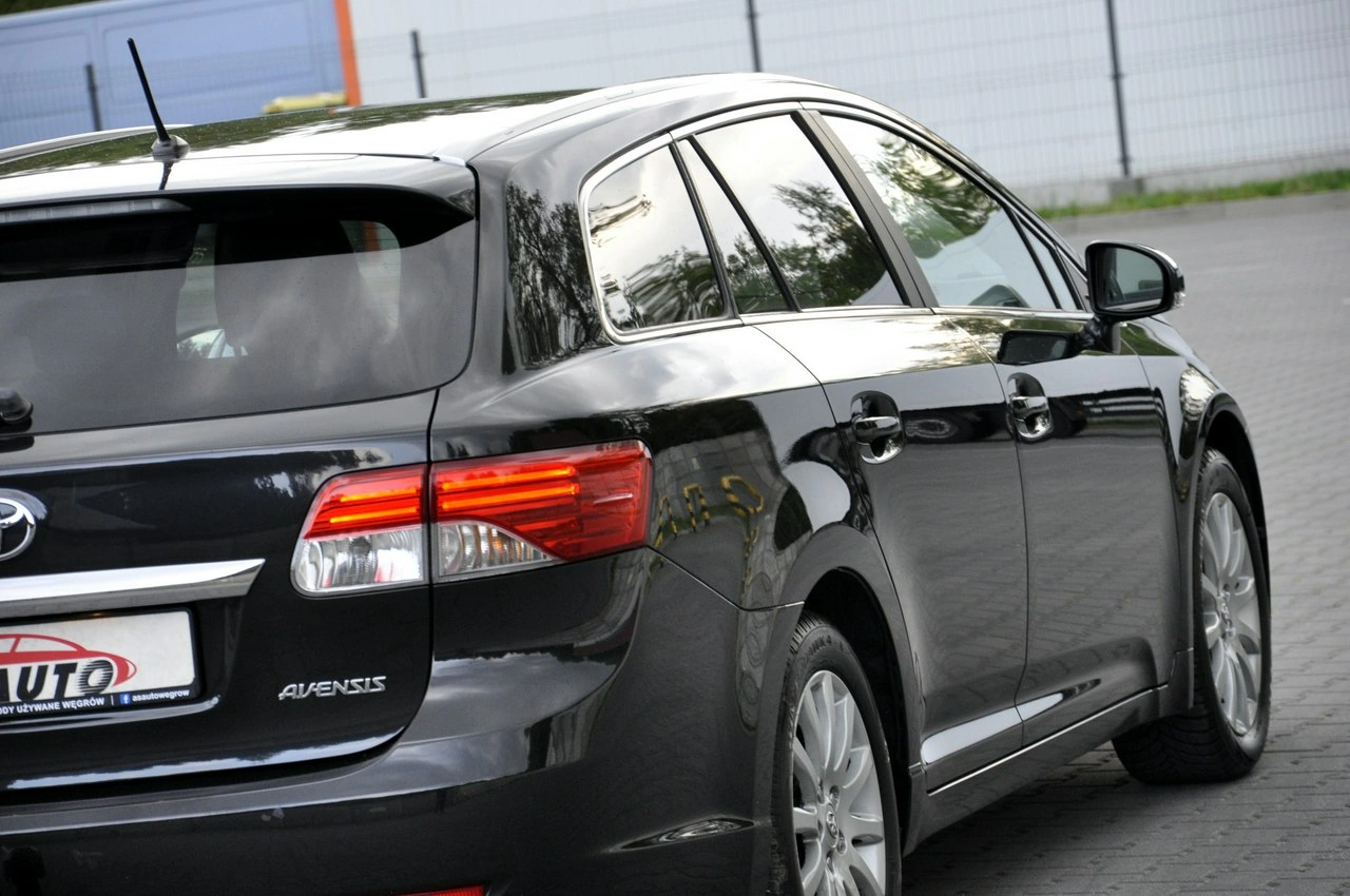 Toyota Avensis - Zdjęcie 29