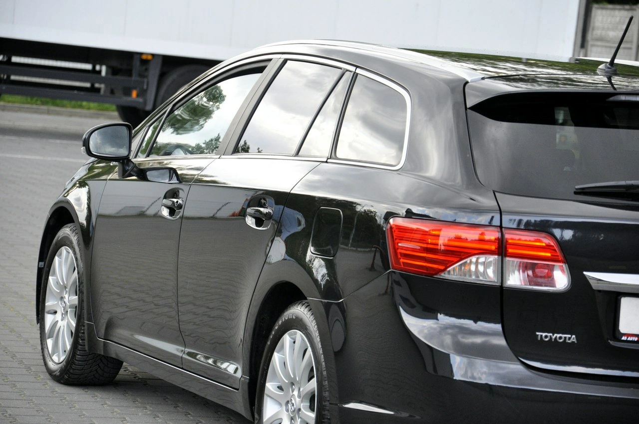 Toyota Avensis - Zdjęcie 31