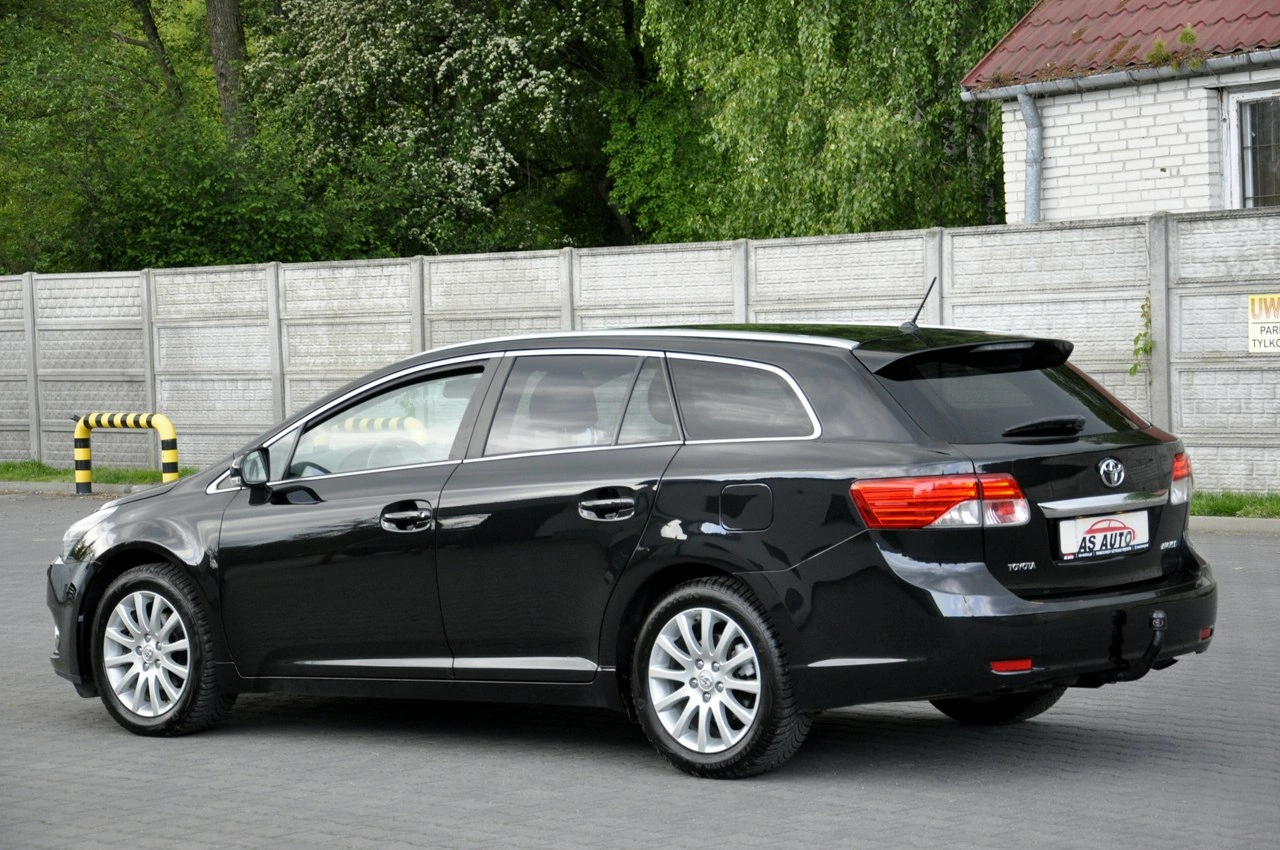 Toyota Avensis - Zdjęcie 33