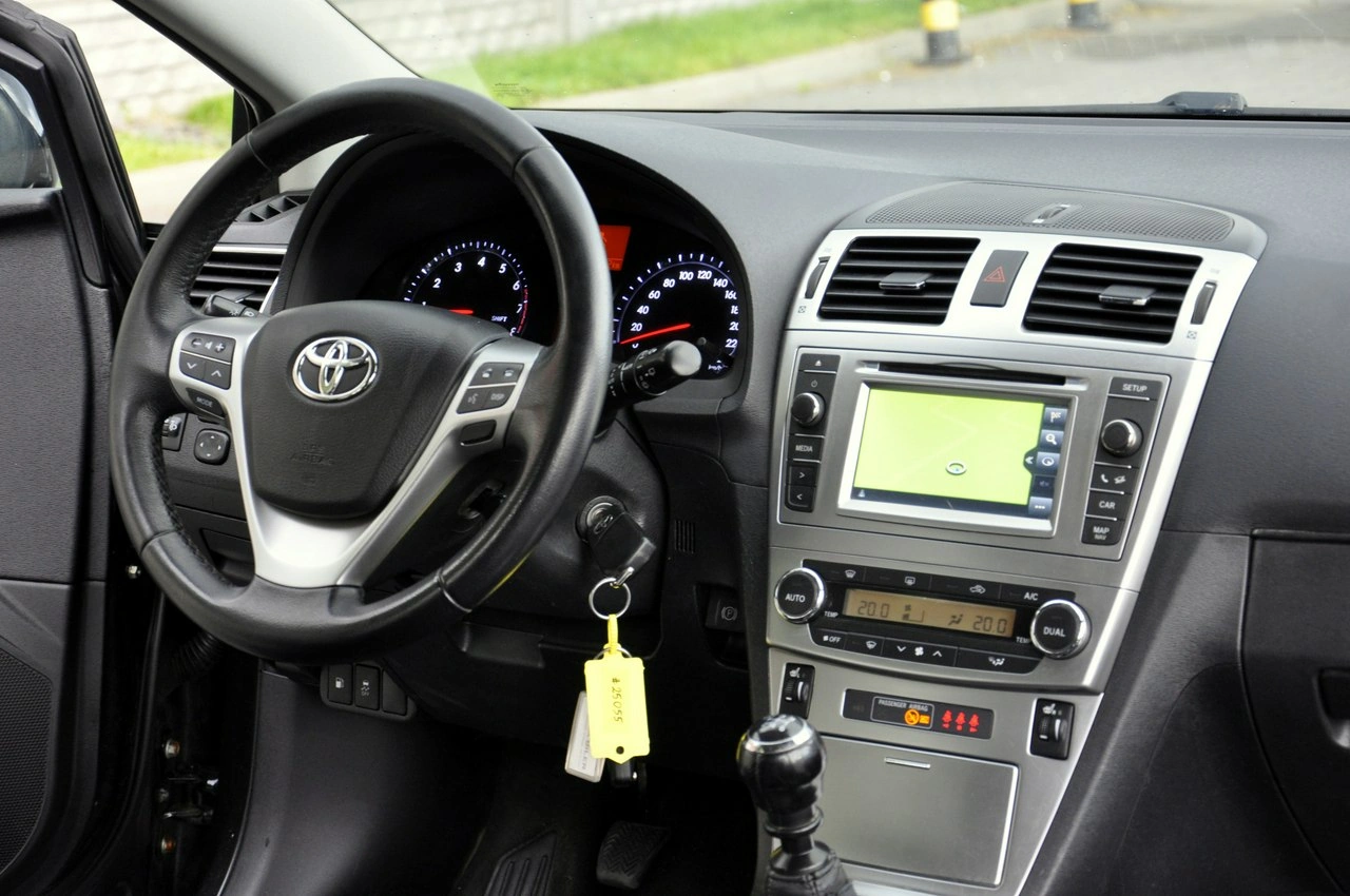 Toyota Avensis - Zdjęcie 34