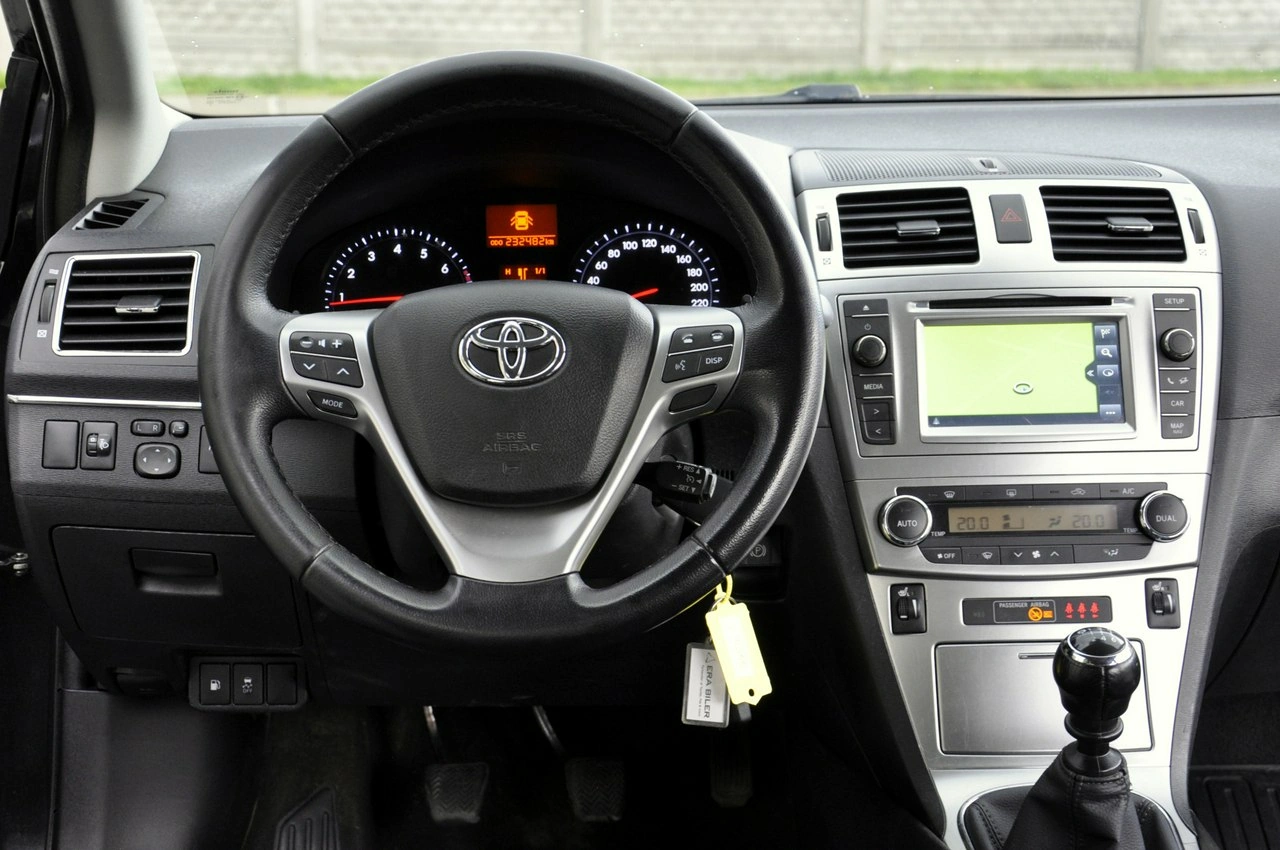 Toyota Avensis - Zdjęcie 43