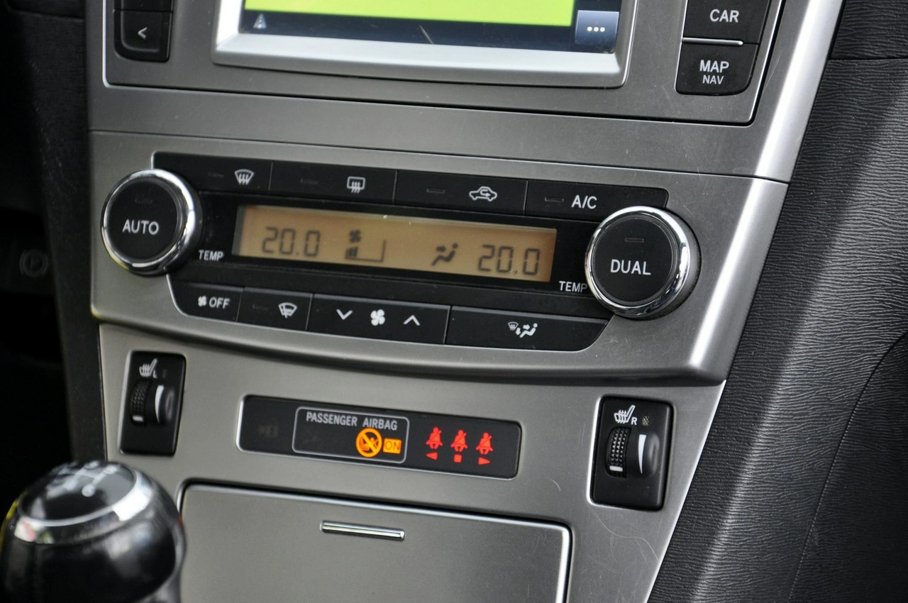 Toyota Avensis - Zdjęcie 6