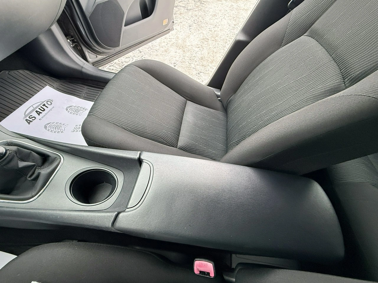 Toyota Avensis - Zdjęcie 17