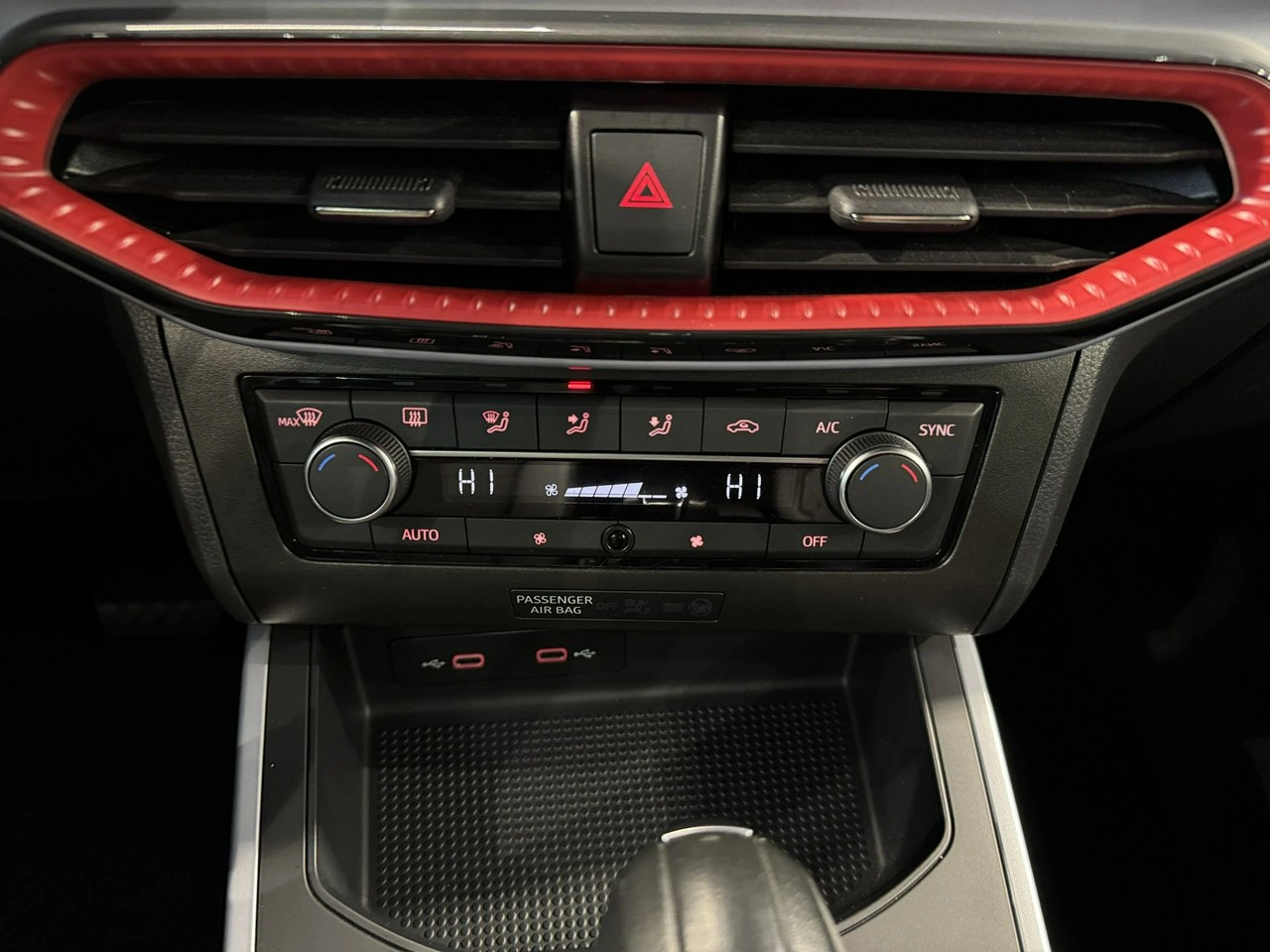 Seat Arona - Zdjęcie 25