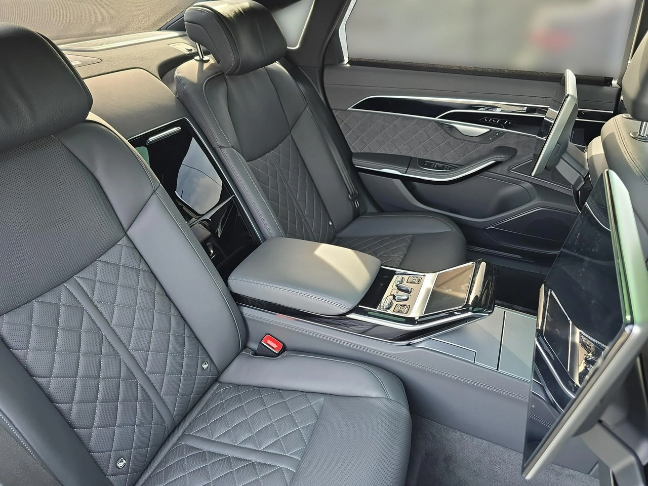 Audi A8 - Zdjęcie 10