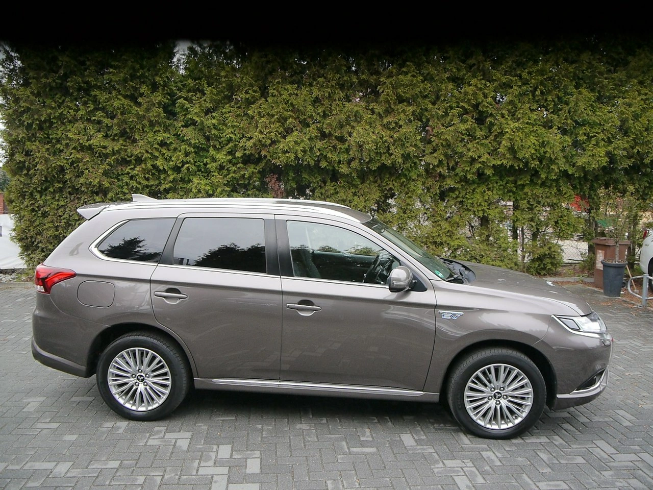 Mitsubishi Outlander - Zdjęcie 10