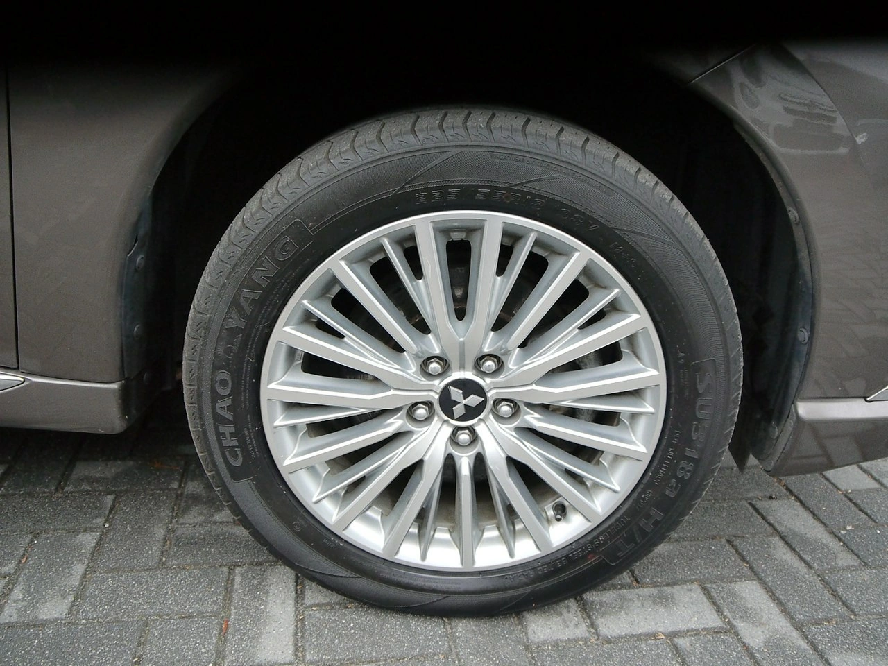 Mitsubishi Outlander - Zdjęcie 14