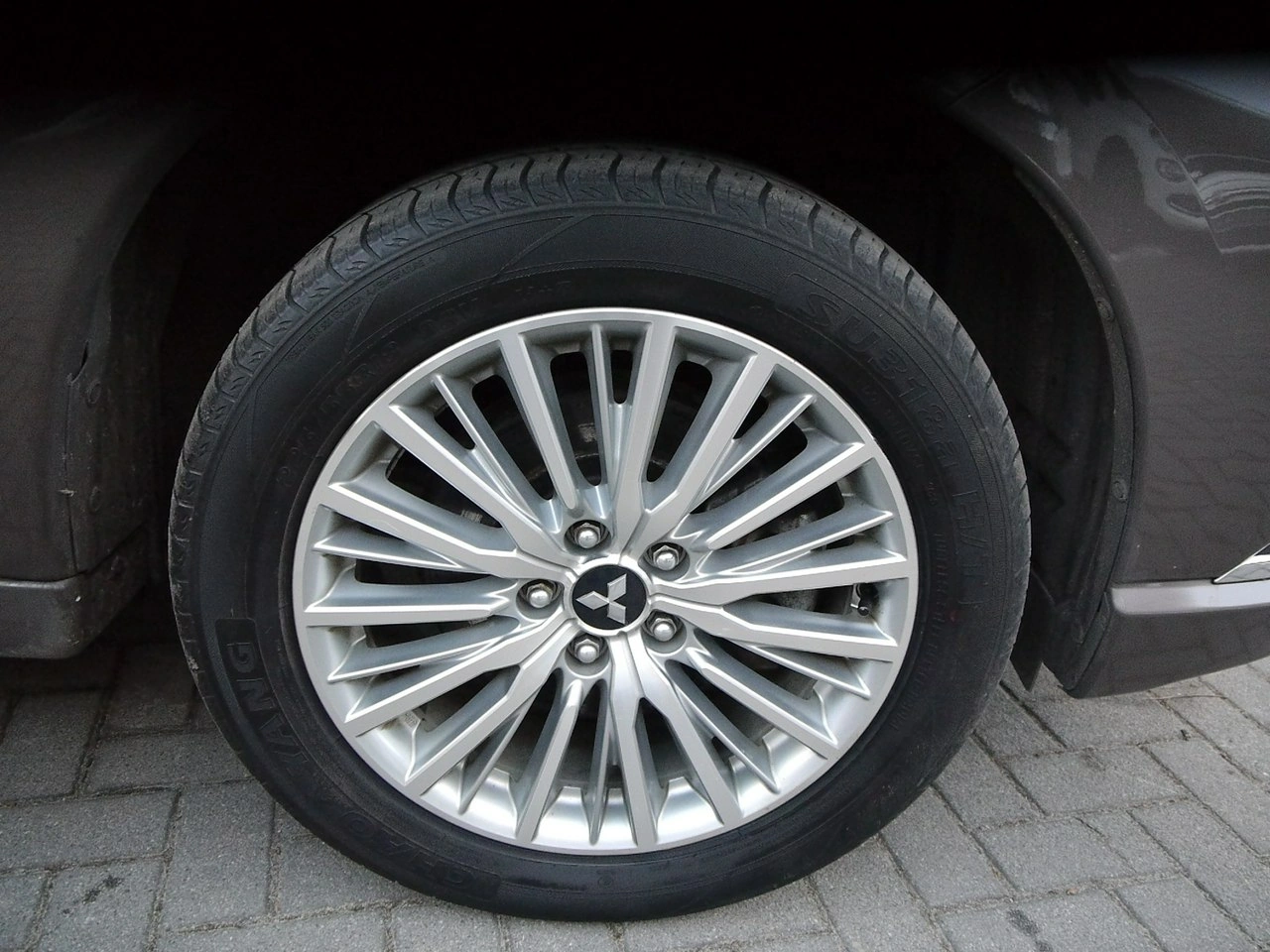 Mitsubishi Outlander - Zdjęcie 16