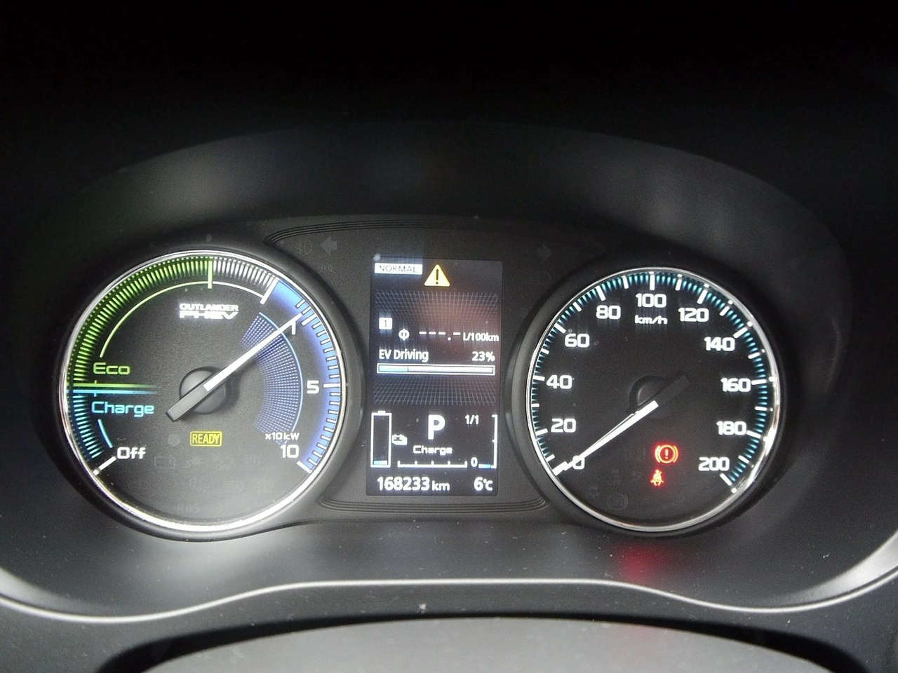 Mitsubishi Outlander - Zdjęcie 16