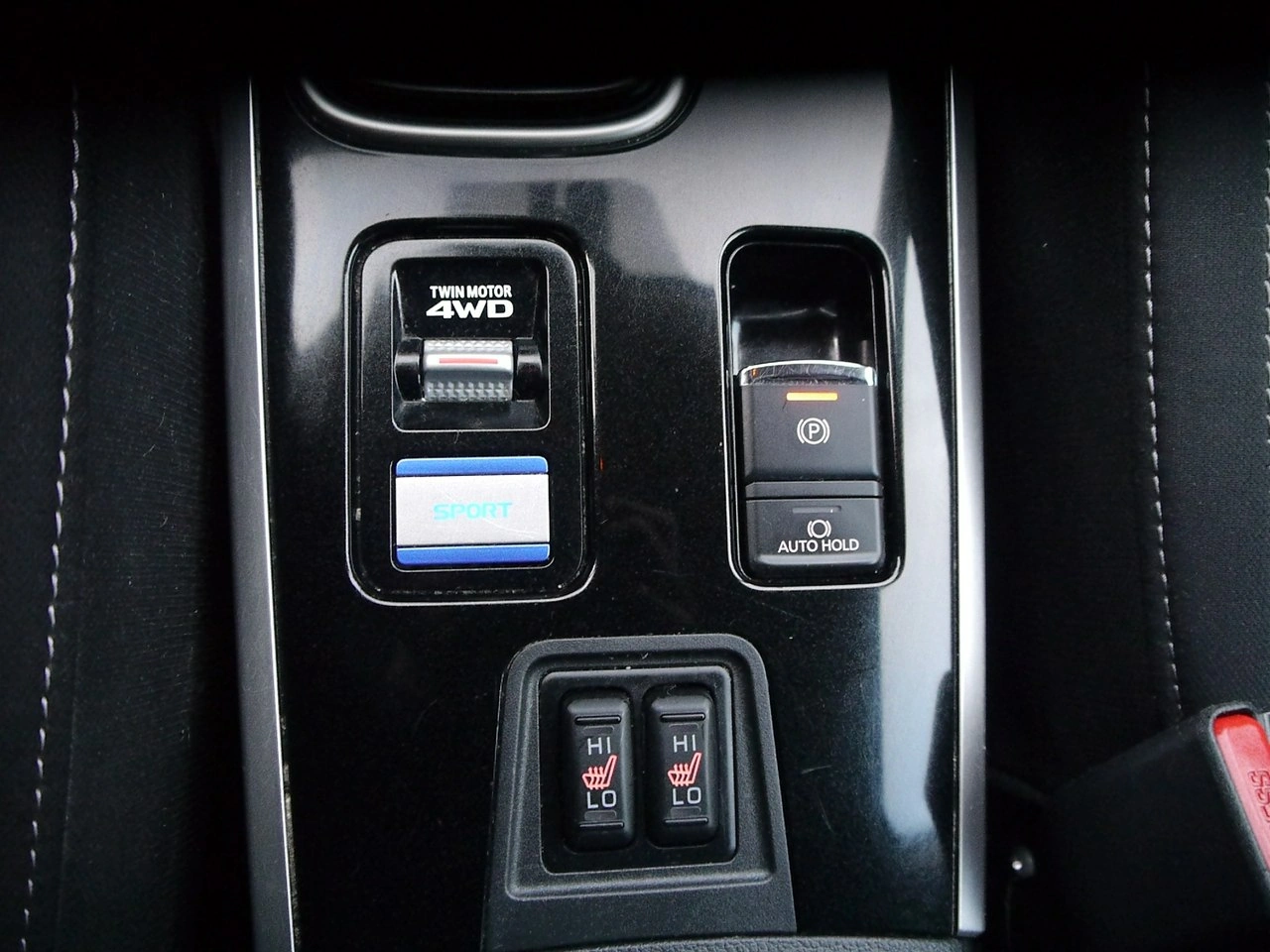 Mitsubishi Outlander - Zdjęcie 24