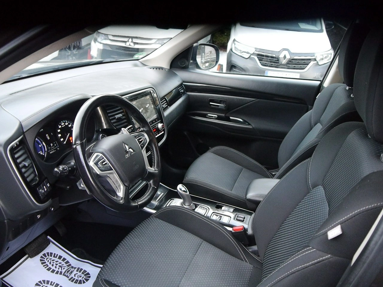 Mitsubishi Outlander - Zdjęcie 28