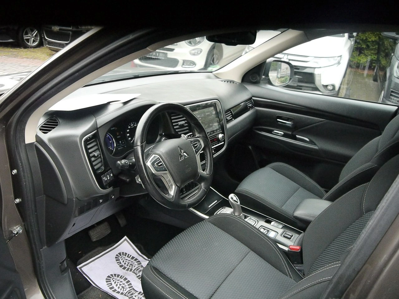 Mitsubishi Outlander - Zdjęcie 28