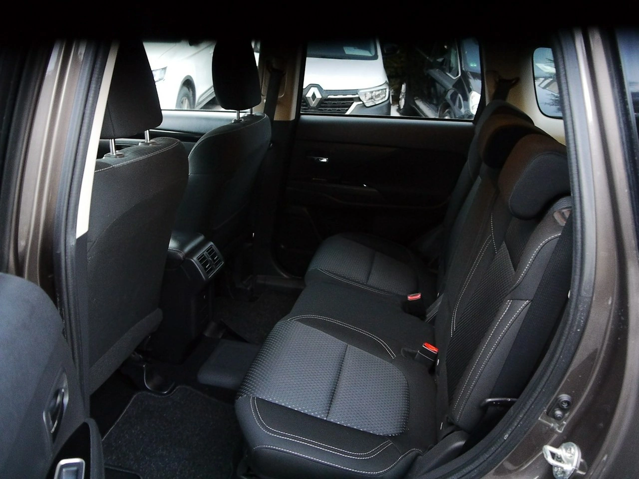 Mitsubishi Outlander - Zdjęcie 30