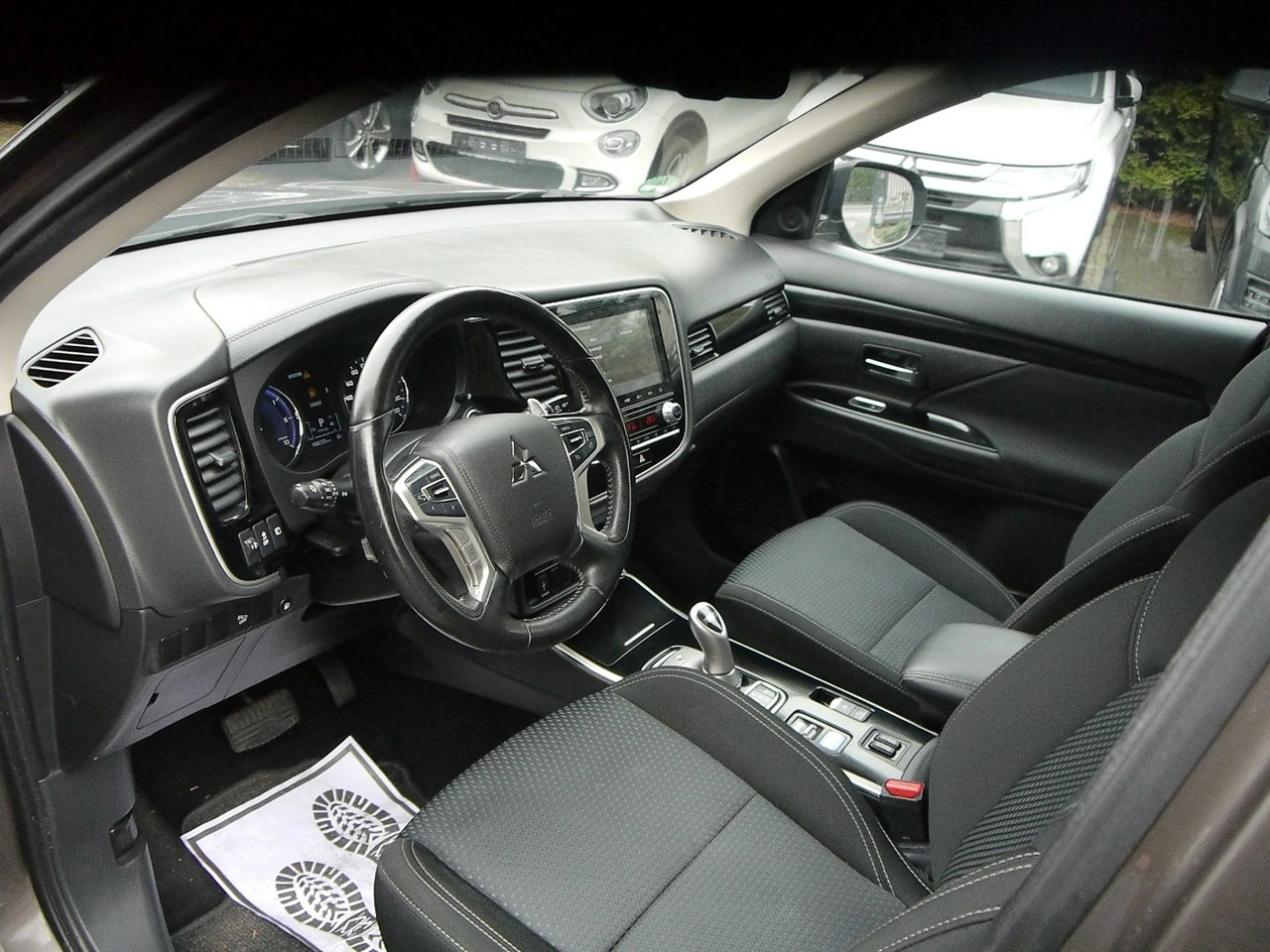 Mitsubishi Outlander - Zdjęcie 32