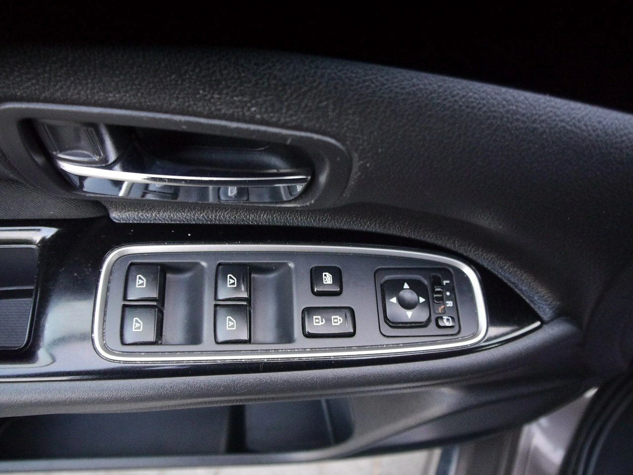 Mitsubishi Outlander - Zdjęcie 35