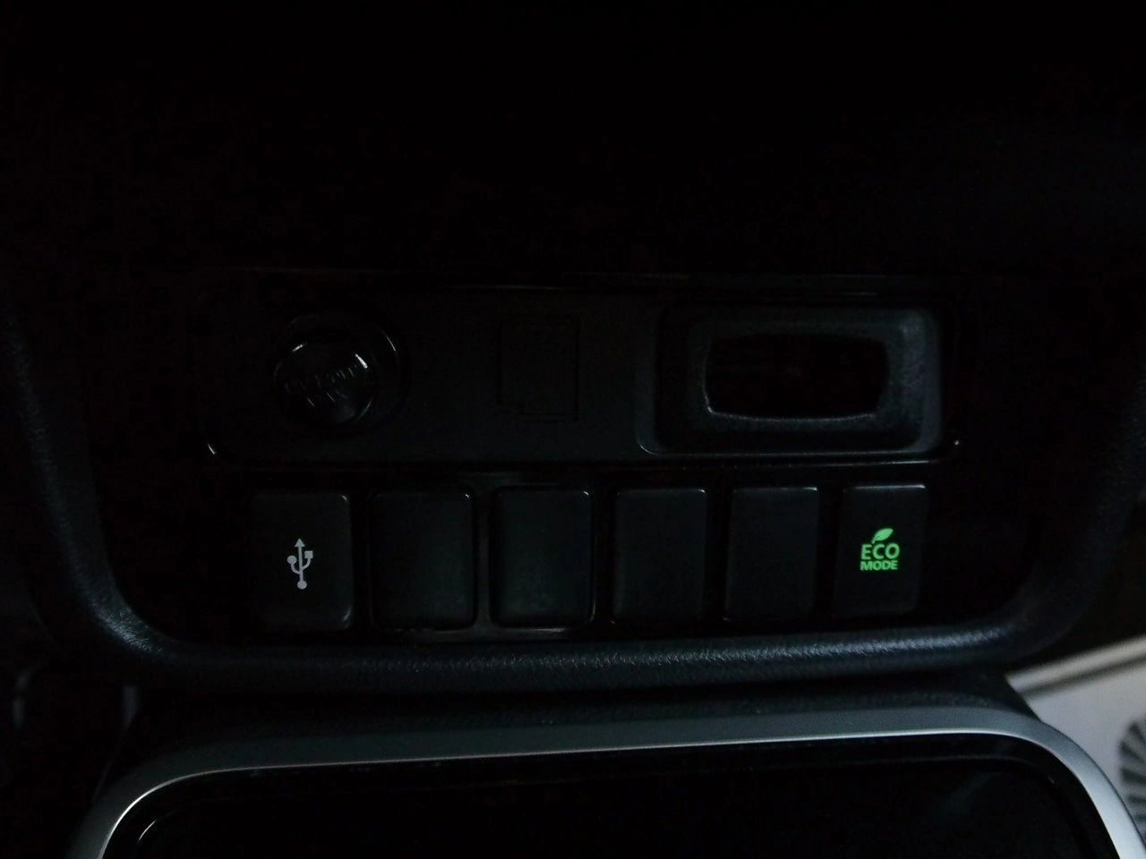 Mitsubishi Outlander - Zdjęcie 36