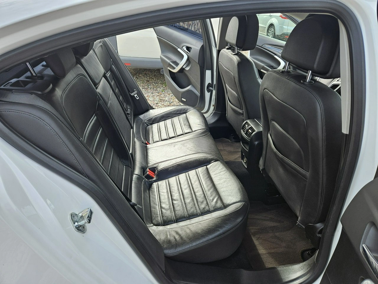 Opel Insignia - Zdjęcie 9