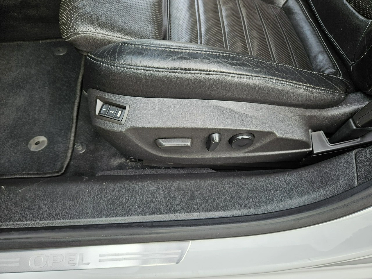 Opel Insignia - Zdjęcie 19