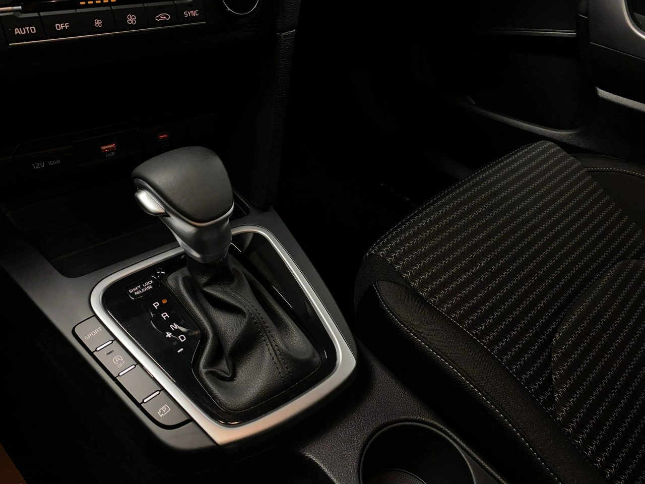 Kia Ceed - Zdjęcie 34