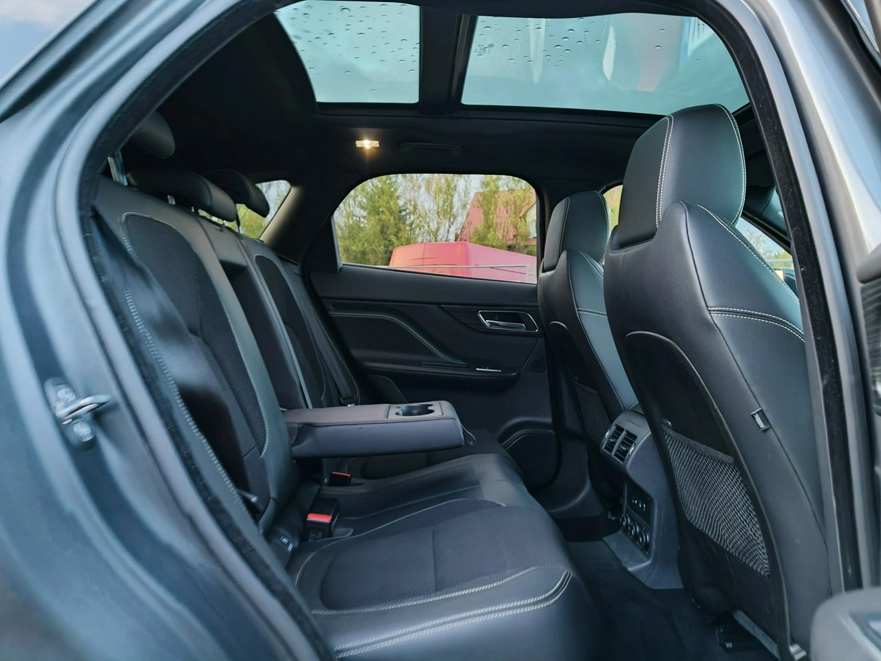 Jaguar F-Pace - Zdjęcie 10