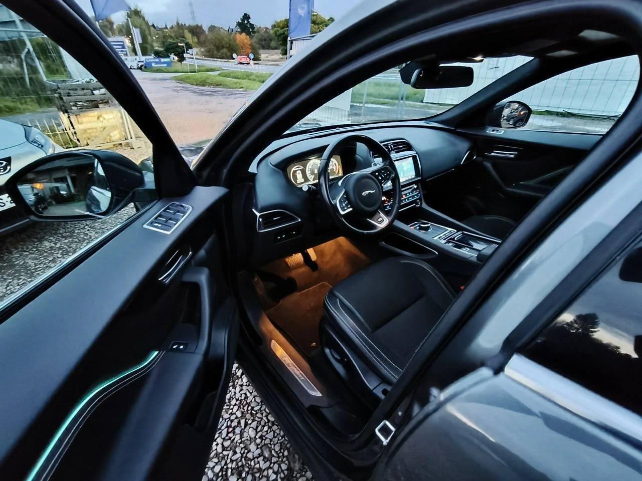 Jaguar F-Pace - Zdjęcie 15