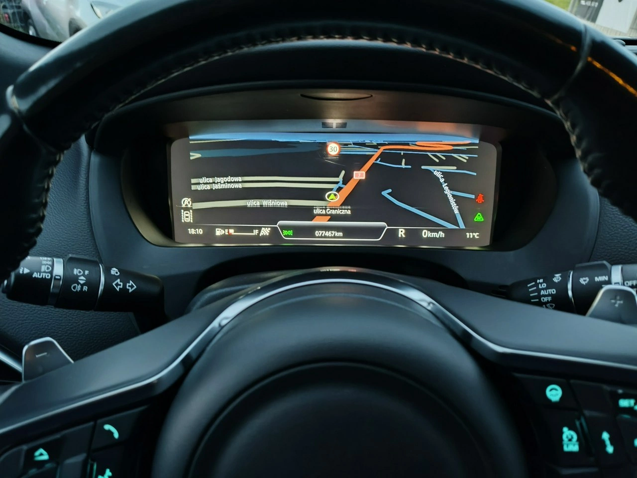 Jaguar F-Pace - Zdjęcie 18