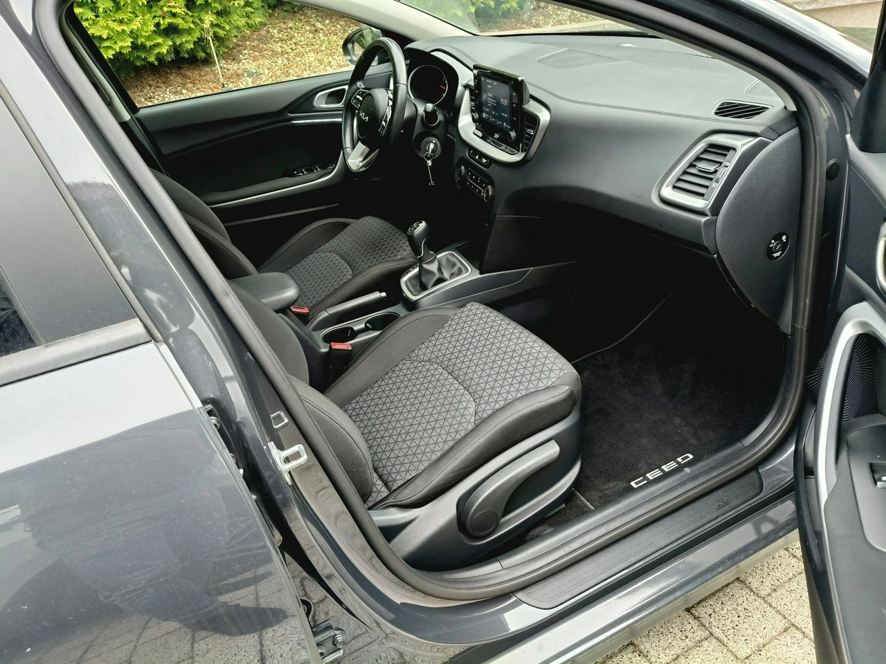 Kia Ceed - Zdjęcie 11