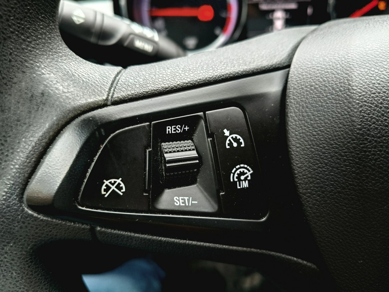 Opel Astra - Zdjęcie 9