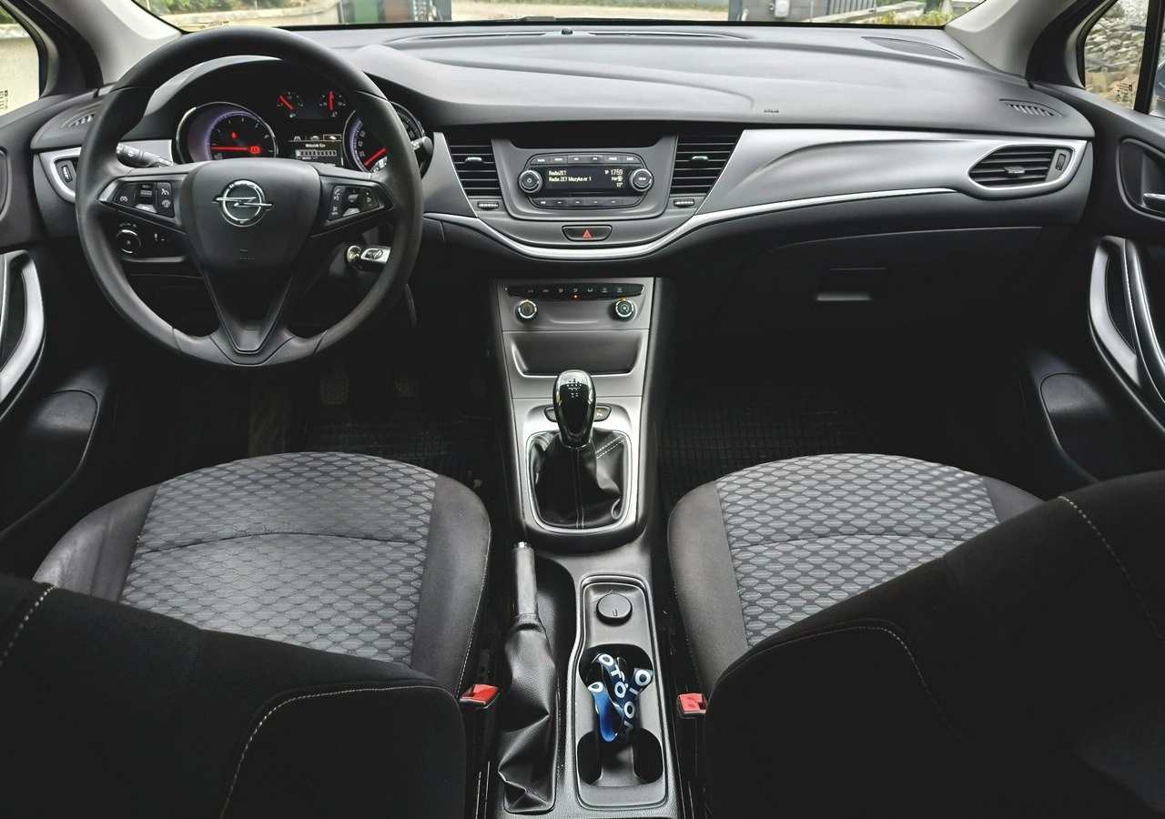 Opel Astra - Zdjęcie 13